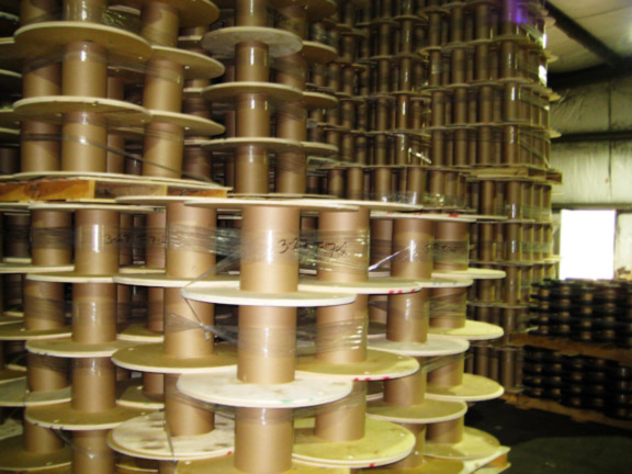 Plywood reels with fiber core